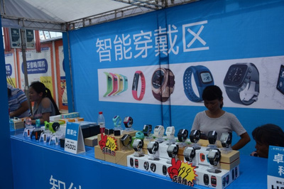 決戰(zhàn)反擊 華強(qiáng)北“賽格工廠店”打響產(chǎn)品展號(hào)角，引領(lǐng)計(jì)算機(jī)及配件新浪潮